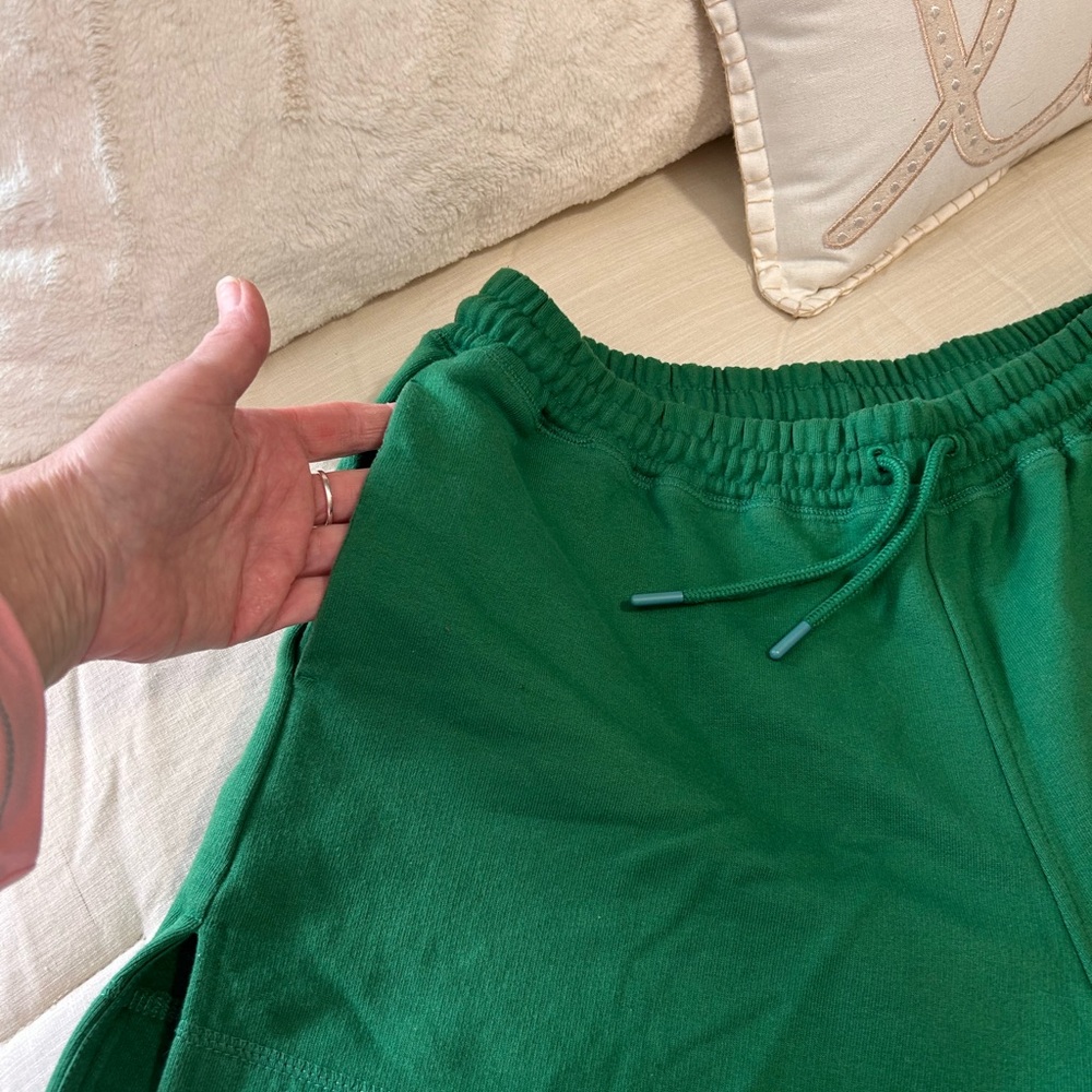 Ganni Vibrant ( Kelly Green ) Shorts NWT - Picture 9 of 9